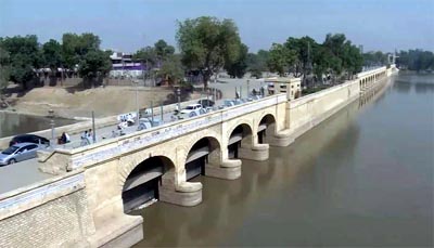 سنڌ جي ٽنهي بئراجن تي پاڻي جي سخت کوٽ برقرار