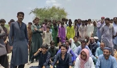 دبي شاخ ۽ دادرڪو فارم ۾ پاڻي نه اچڻ خلاف احتجاج