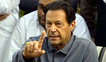 پيپلز پارٽي اسان جي اميدوارن کي حراسان ڪري پئي: عمران خان