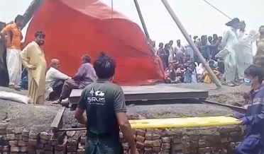 جهمپير لڳ ڪوئلي جي کاڻ ۾ 3 پورهيت دٻجي ويا،امدادي ڪاراوئي جاري