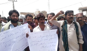 ٽيڪسي ڊرائيور جي سڏ تي احتجاج،پيٽرول قيمتون واپس وٺڻ جو مطالبو