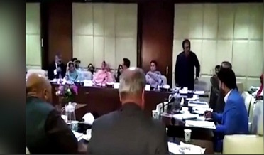 سينيٽ ڪميٽي ۾ شبلي فراز ۽ افنان الله ۾ جهيڙو ،اُ لرون