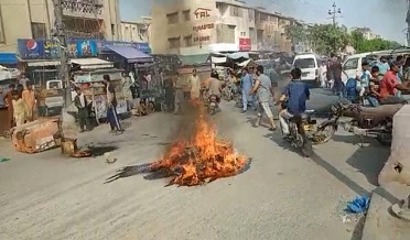 ڪراچي ۾ بجلي جي ڊگهي لوڊشيڊنگ، شهرين جو احتجاج