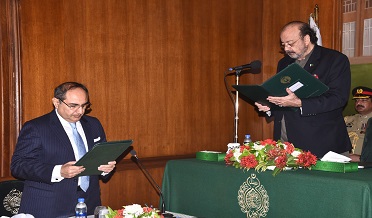 محمد وسيم پنهنجي عهدي جو حلف کڻي ڇڏيو