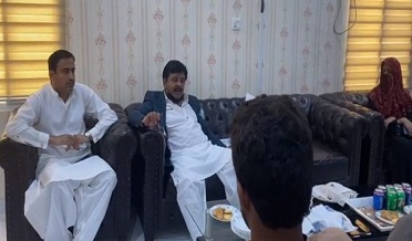 استادن جي وفد جي سردار شاھ سان ملاقات، احتجاج ختم