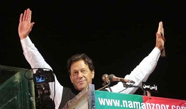 اين اي 108 فيصل آباد: عمران خان جا نامزدگي ڪاغذ منظور