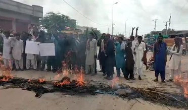 ڳوٺاڻن جو مهيني کان بجلي جو سڙيل ٽرانسفارمر تبديل نه ٿيڻ خلاف احتجاج