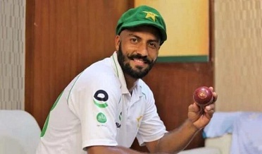 ساجد خان انگلينڊ ۾ ڪائونٽي ڪرڪيٽ کيڏندو