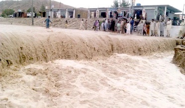 بلوچستان ۾  برساتن سبب تباهي، 136 ڄڻا فوت، گهر، پل ۽ شاهراهون ٻڏي ويون