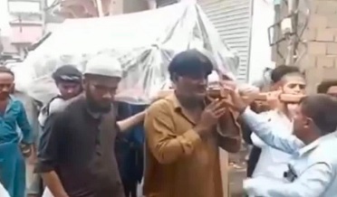 انتظاميه جي نااهلي،پاڻي نيڪال نه ٿيو،شهري جنازو گندي پاڻي ۾ کڻي وڃڻ  تي مجبور