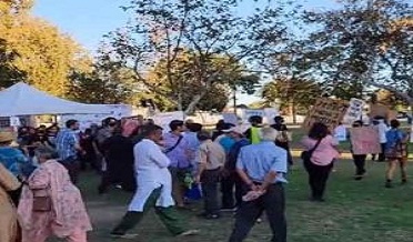 آمريڪا: مودي جي انتهاپسند پاليسين خلاف احتجاج ڪندڙ مظاهرين تي حملو