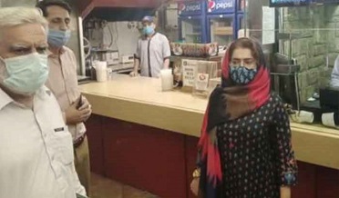 فيروز آباد جي اي سي اسما بتول کان هٿيارن جي زور تي ڦر
