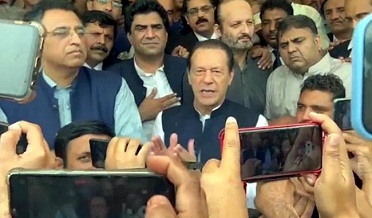 عورت جج کي ڌمڪائڻ واري ڪيس ۾ عمران خان جي عبوري ضمانت منظور