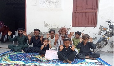 پگهار نه ملي،ٽائون ملازم جي بک هڙتال،لڙڪ لاڙي ويٺو