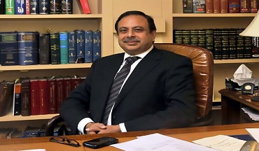 اٽارني جنرل اشتر اوصاف علي عهدي تان استعيفيٰ ڏئي ڇڏي