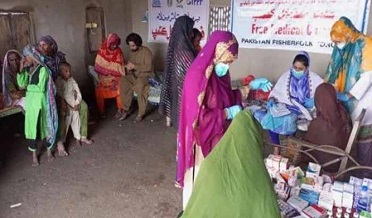 سنڌ جي ٻوڏ متاثرعلائقن  ۾ بيماريون تيزي سان پکڙجڻ لڳيون، 11 ڄڻا فوت