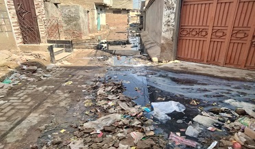 انتظاميه جي نااهلي، گندگي جو آزار، گٽرن جو پاڻي روڊن تي بيهجي ويو