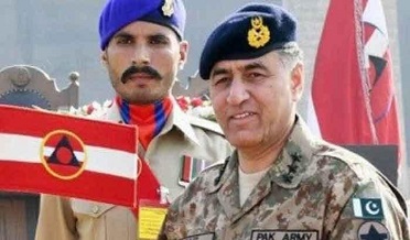 ليفٽيننٽ جنرل فيض حميد جي جلد رٽائرمينٽ وٺڻ جو فيصلو