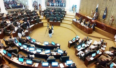 ڪي پي : اپوزيشن اسيمبلي ٽوڙڻ کان بچائڻ لاءِ متحرڪ ٿي وئي