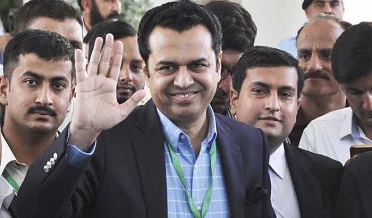 ورلڊ ڪپ وانگر عمران خان سان هميشه بزدلي جو ٽيگ رهندو: طلال
