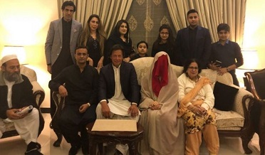 عمران خان ۽ بشريٰ بي بي جو نڪاح ٻه ڀيرا پڙهائڻ جو انڪشاف