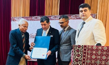 قونصل جنرل جي مان ۾ الوداعي پارٽي، خدمتن تي ڀيٽا پيش