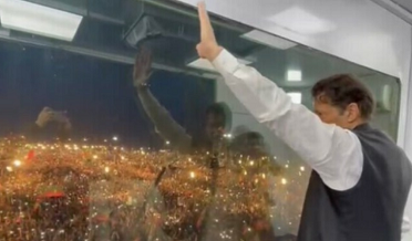 مون تي ڀلي ڪراس هڻو پر ملڪ کي بحران مان ڪڍڻ جو پلان ته ڏيو