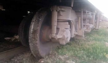 ڪراچي کان پشاور ويندڙ خيبر ميل حادثي کان بچي وئي