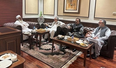 وزيرن جي مولانا ملاقات،سپريم ڪورٽ ٻاهريان احتجاج نه ڪرڻ جي اپيل