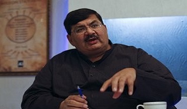 عمران خان وٽ ڪنهن جو به پيغام کڻي ناهيان ويو: عقيل ڪريم