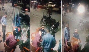 ڪراچي: ڦورن جي شو روم ٻاهران ويٺل 3 ڄڻن کان ڦر