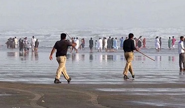 سامونڊي طوفان جي شدت برقرار، آنڌاري ۽ ٻوڏ جو خطرو