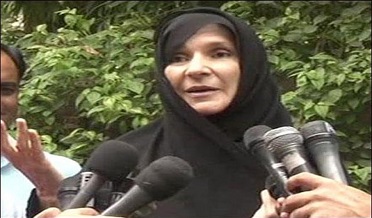 پي ٽي آءِ چيئرمين جي ڀيڻ ۽ ڀيڻوئي تي ڪيس داخل