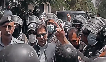 توشه خانه ڪيس،عمران خان کي 3 سال قيد، هڪ لک ڏنڊ، گرفتار