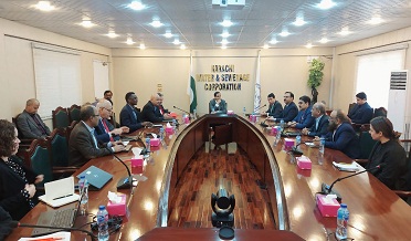 عوام کي گهربل بنيادي سهولتون مهيا ڪري رهيا آهيون