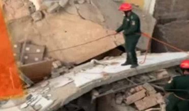 ملتان ۾ رهائشي عمارت ڪرڻ سبب 9 ڄڻا فوت