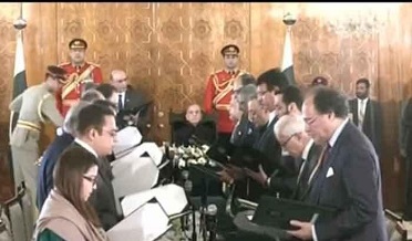 19 رڪني وفاقي ڪابينا حلف کڻي ورتو،پهريون اجلاس طلب