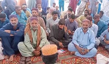 استادن ۽ سياسي سماجي ڌرين پاران بدامني خلاف بخشاپور ۾ ڌرڻو