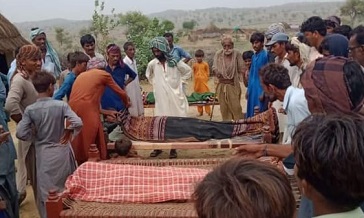 ٿر ۾ وڄ ڪرڻ سبب 8 ماڻهو، 7 ڍڳيون ۽ 24 ٻڪريون فوت