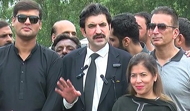 شڪايتون ختم ، عمران خان مون کي معاف ڪري ڇڏيو: مروت