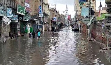 سنڌ ۾ برسات جا راڱا، 14 فوت، بجلي بند، اڪثر فصل، گهر ۽ رستا پاڻي هيٺ
