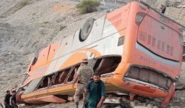 حب ۾ پانڌيئڙن جي بس ڪلٽي ٿيڻ سبب  2 ڄڻا فوت ۽ 11 زخمي