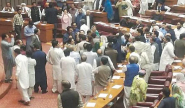 ايڪسپريس قانون سازي، اپوزيشن جو گوڙ، خٽڪ ۽ تارڙ هٿين پئجي ويا