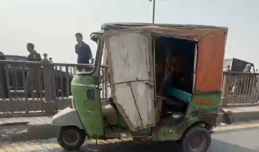 پيشي تي ويندڙن مٿان فائرنگ، پيءُ ٻن پٽن سميت مارجي ويو