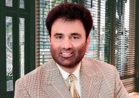 استاد جي عظمت ۽ جديد دور ۾ سندس ڪردار