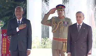 Guard of Honor presented to the President of the Maldives