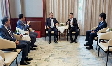 Sharjil Memon's meeting with China Bus makers